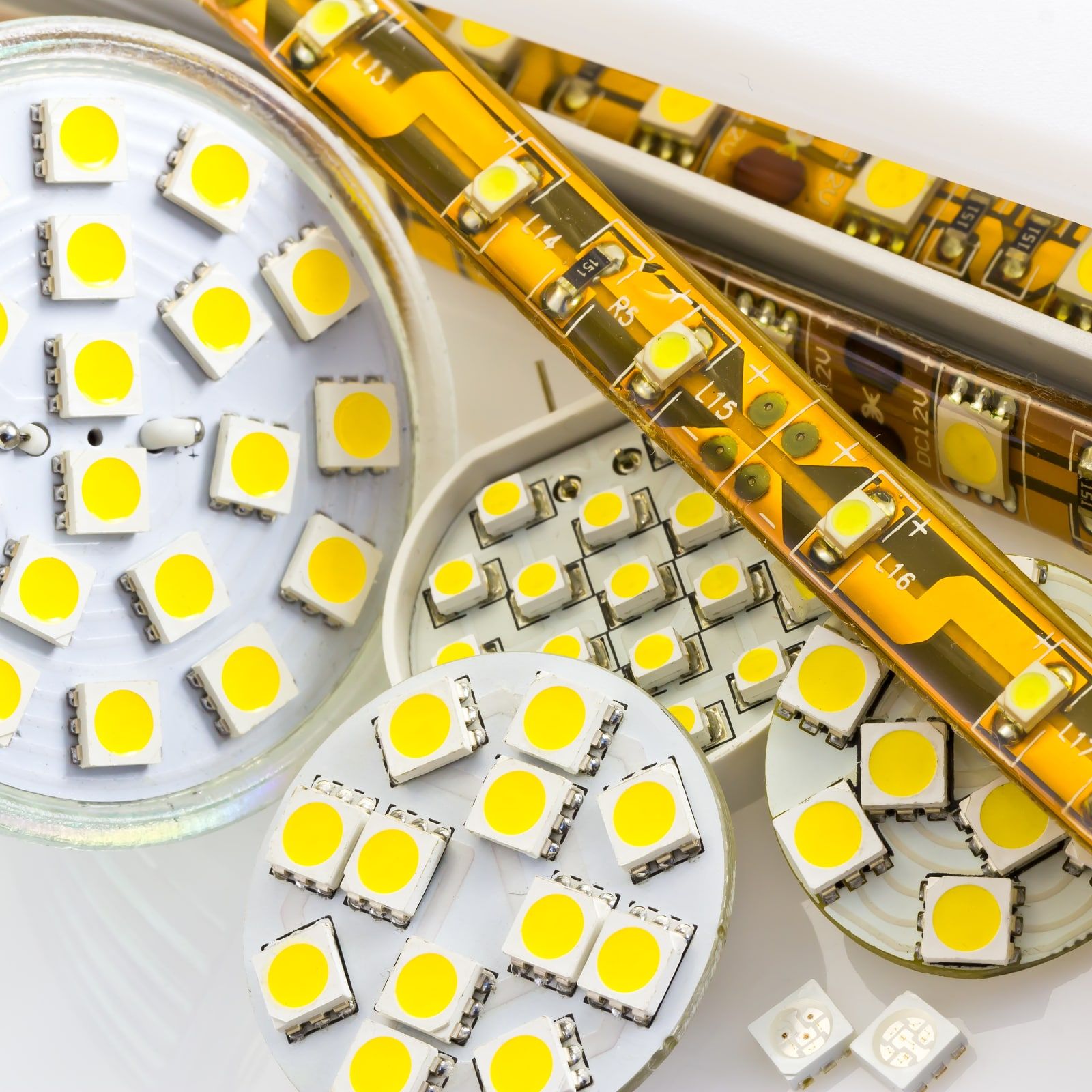 LED Platine 16c 16W SMD(80 Stück) 596x5mm Band 3000K