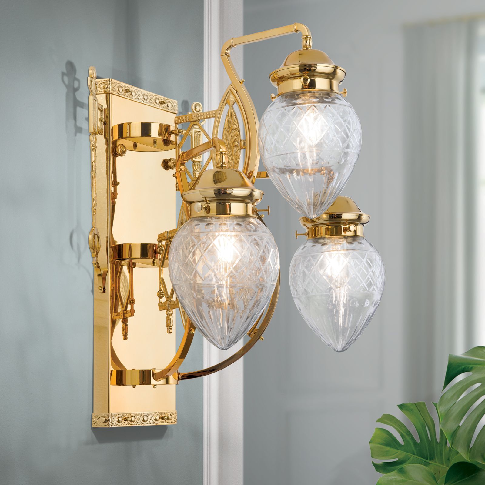 Wall light BUDAPEST, 3 lamps in 24K gold plated finish with clear cut glasses