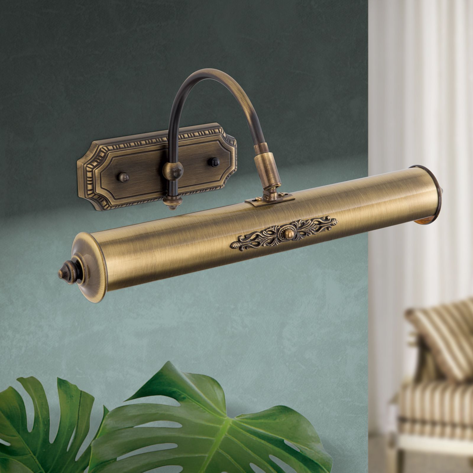 BILDERLEUCHTE with brass decoration, Antique Brass finish, medium