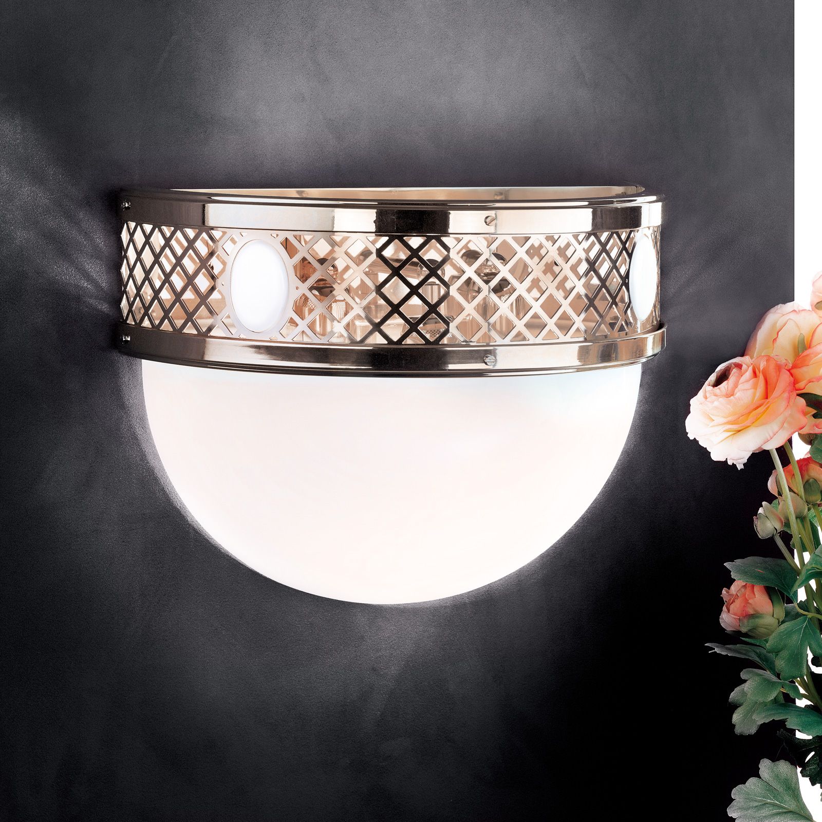 ALT WIEN Wall Light with 3 lampholders, Antique Brass finish