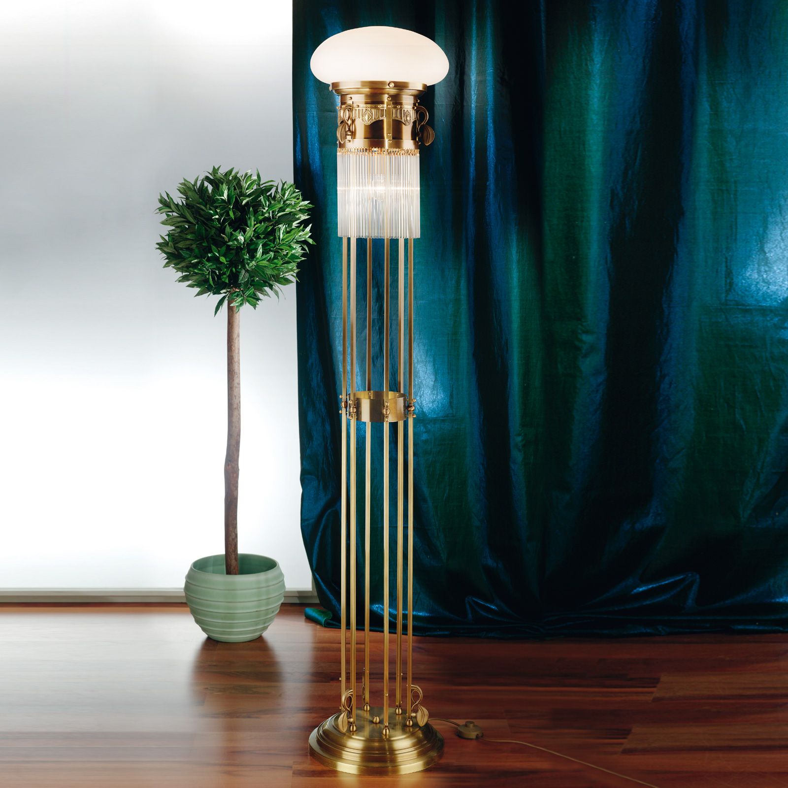 Stehlampe ADELE, Altmessing