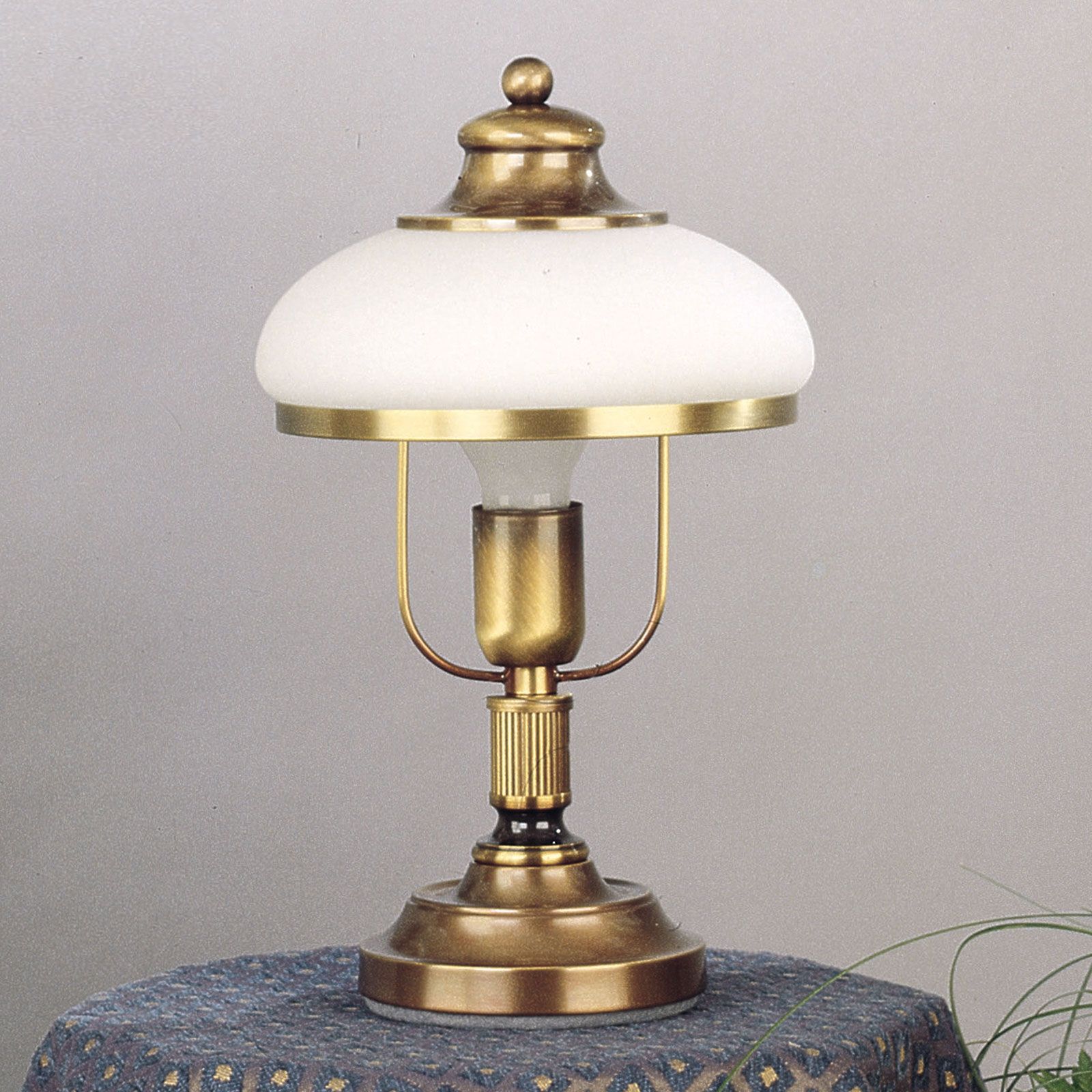 Tischlampe LANDHAUS, Patina, mit Opalglas