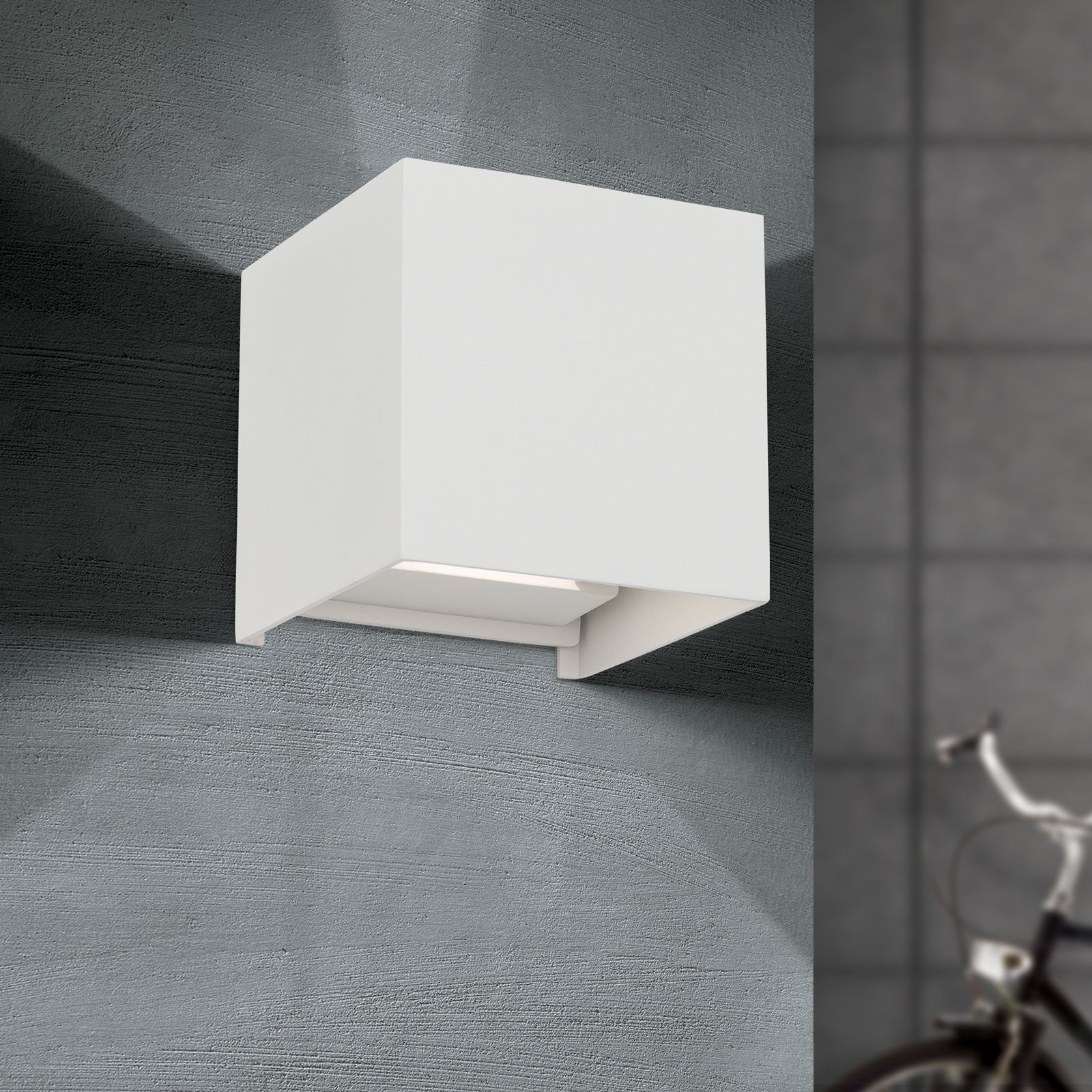 LED wall light CUBE, white