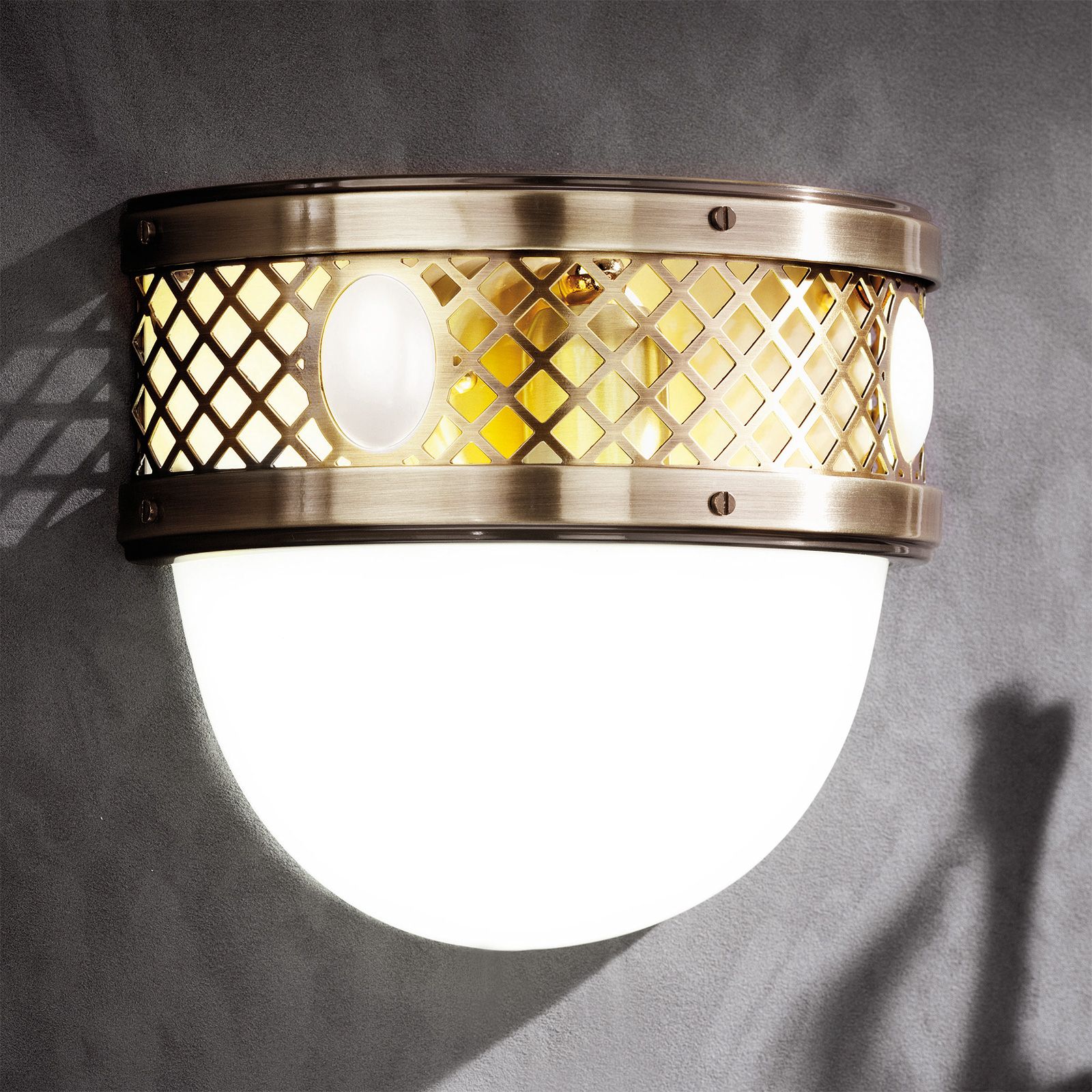 ALT WIEN Wall Light with 1 lampholder, Antique Brass finish