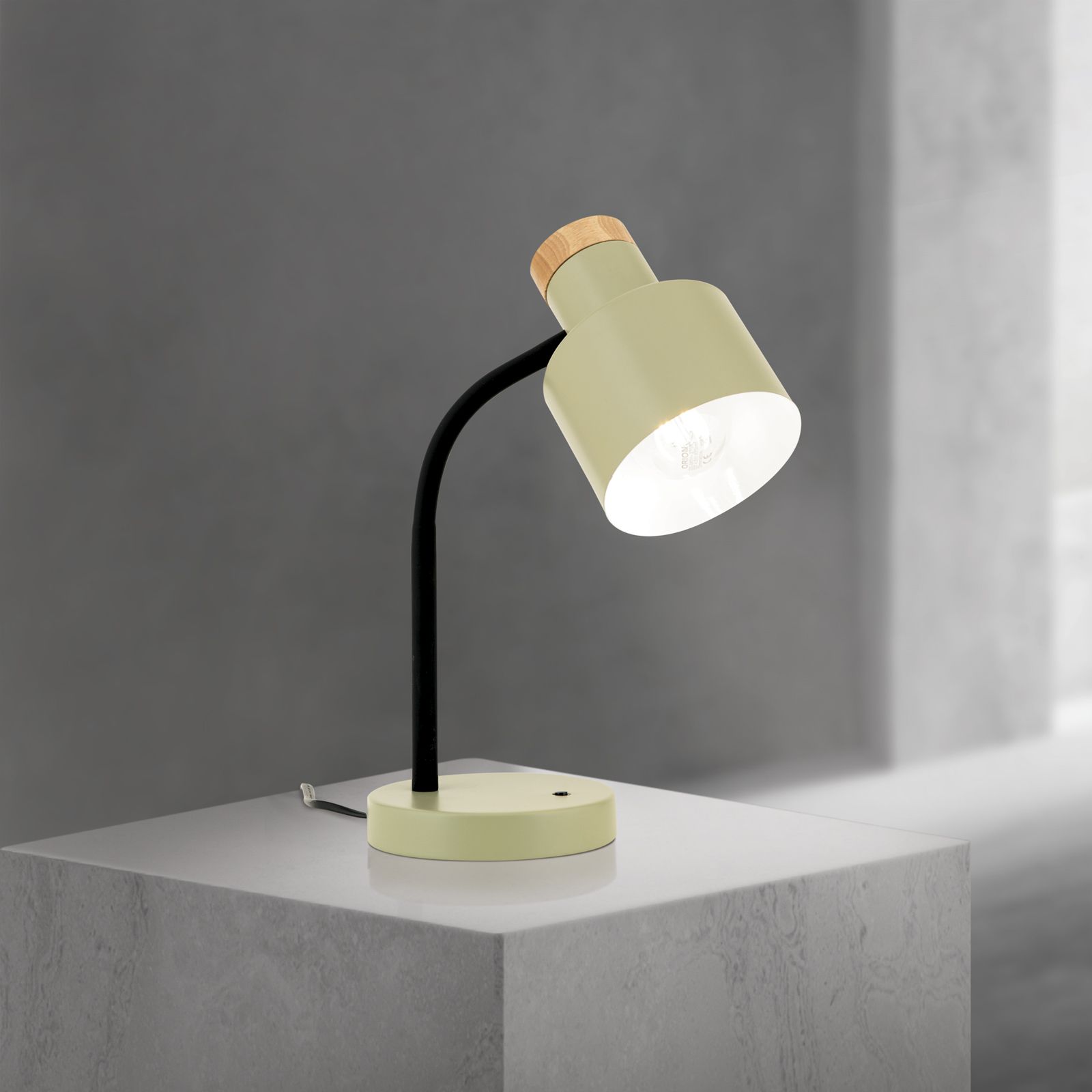 Table lamp GILI, height 35 cm, light green