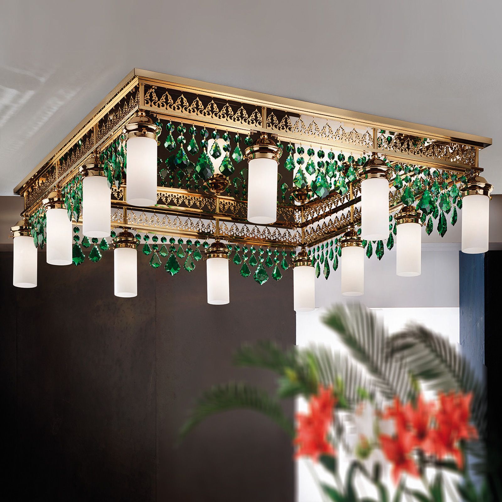 Deckenluster ORIONtal, 12-flammig, Gold, mit grünen Kristallpendeln